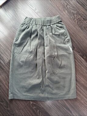 Uniqlo Olive Green Pleated Pencil Skirt